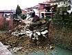 Il tratto di mura medievali crollato il 24 marzo 2015, dal sito www.radiogold.it