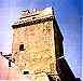 Particolare della torre quadrata, ritenuta la parte più antica del castello