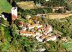 L'impianto del castello e del paese di Porciano visto dall'alto (www.comune.stia.ar.it).