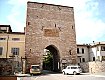 L'entrata al borgo, foto di Vito Cassano, https://www.facebook.com/profile.php?id=100006252105008