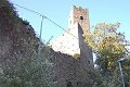 Cinta muraria, perimetro castellare e torre di Larciano sul lato est