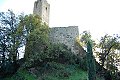 L’aspro lato nord del castello di Larciano