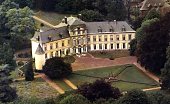BOIS-SEIGNEUR-ISAAC Castle