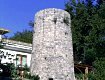 Torre nella cerchia muraria, foto di Fiore S. Barbato, dal sito http://commons.wikimedia.org