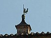 La bandierina segnavento sulla torre Galvani a forma di gallo, emblema della famiglia omonima