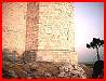 Particolare della base di una torre