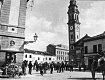 Piazza Municipale nell'800, dal sito http://portoinrete.com