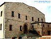 Il palazzo dei Conti nella foto di Piero Evandri, dal sito www.italiamarche.com