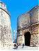 Torre e Porta Alfonsina oggi, dopo gli interventi di restauro