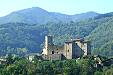 Un'altra panoramica del castello fra i monti.