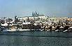 Veduta di Praga in inverno: sullo sfondo il castello