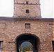 Torre posta all'ingresso