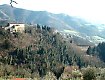 La rocca di Vernio con il paese sottostante