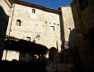 Abitazioni civili sul cortile interno ricavate dall’adattamento delle mura